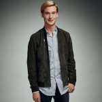 tyler_henry_hollywood_medium_gay - Thumbnail