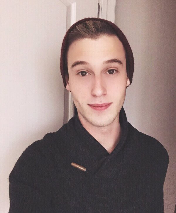 tyler_henry_hollywood_medium_gay