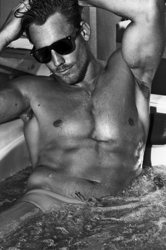 Calum_Winsor_corpo_sexy