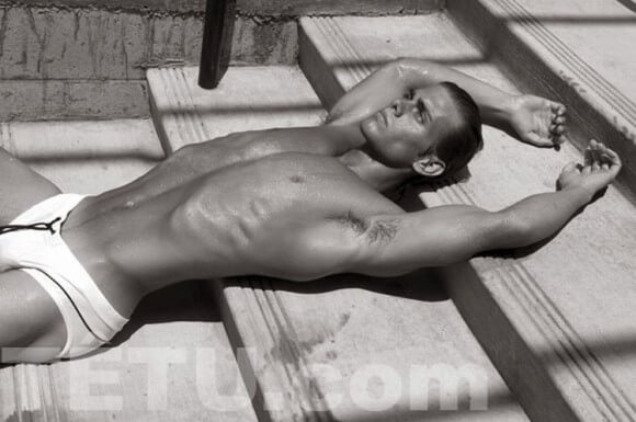 Charlie_Preston_nudo_corpo_sexy