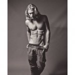 Christopher Mason, modello di CK, beccato nudo su Snapchat - Thumbnail