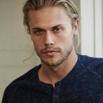 Christopher Mason, modello di CK, beccato nudo su Snapchat - Thumbnail