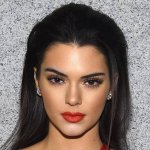 Kendall Jenner lesbica, bi, etero o soltanto queer? - Thumbnail