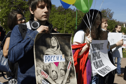 Russia: il 19 gennaio si decide se arrestare chi fa coming out - ass coming out russia 2 - Gay.it