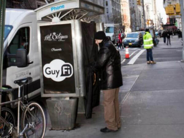 GuyFi: la prima cabina stradale per la masturbazione