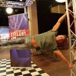 domenico_vaccaro_belgium_got_talent_2015_pole_dance_piedi - Thumbnail