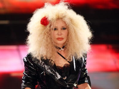 Ivana Spagna querela la sosia: "Mi ruba le serate e insulta i fans!"