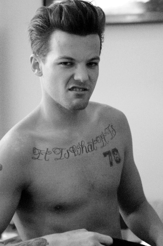 one_direction_louis_tomlinson_fisico_sexy