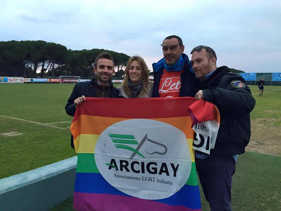 L'allenatore del Napoli Sarri incontra l'Arcigay: pace fatta