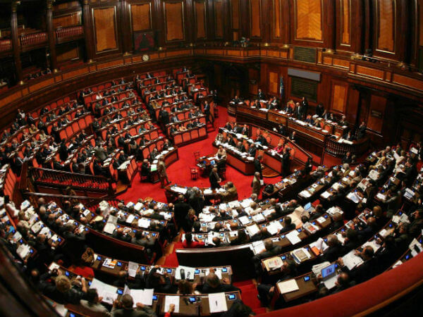Ddl Cirinnà: oltre 6000 emendamenti, di cui 5000 solo della Lega - senato base 7 - Gay.it