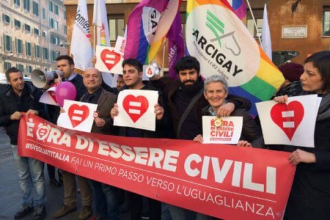 Unioni Civili al Senato - LA DIRETTA DELLA PRIMA SEDUTA - sit in senato base 2 - Gay.it