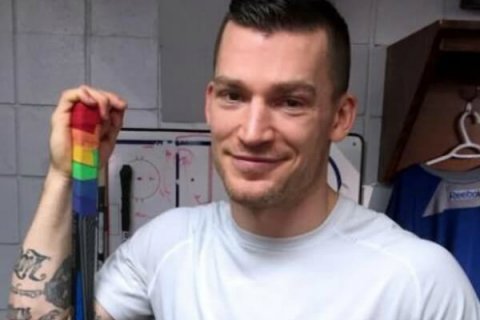 squadra_hockey_supporta_diritti_lgbtq_andrew_ference