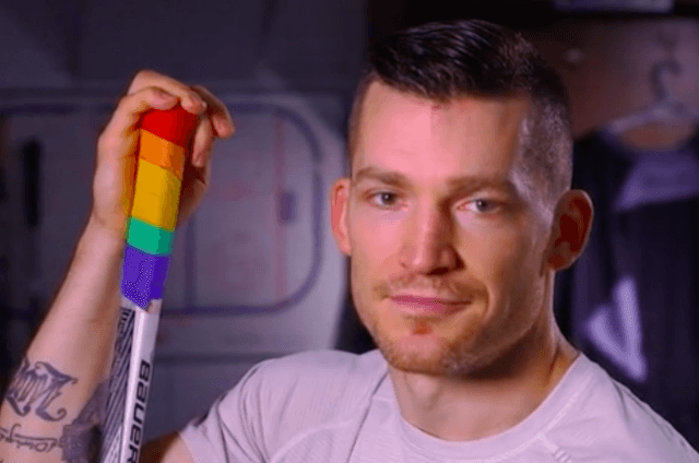 squadra_hockey_supporta_diritti_lgbtq_andrew_ference