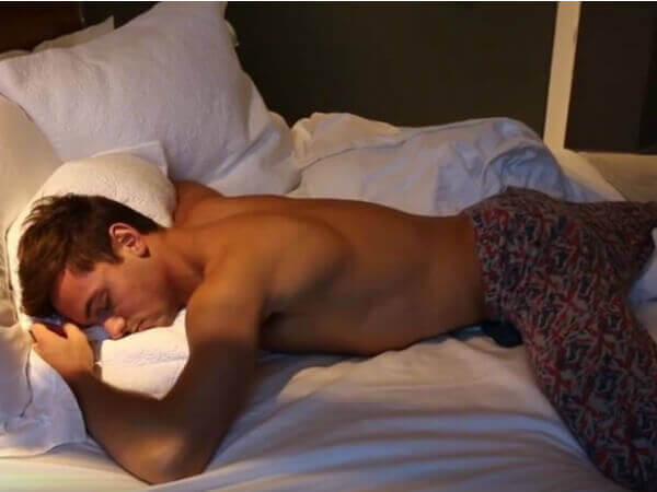Tom Daley: i suoi 5 consigli per dormire al meglio