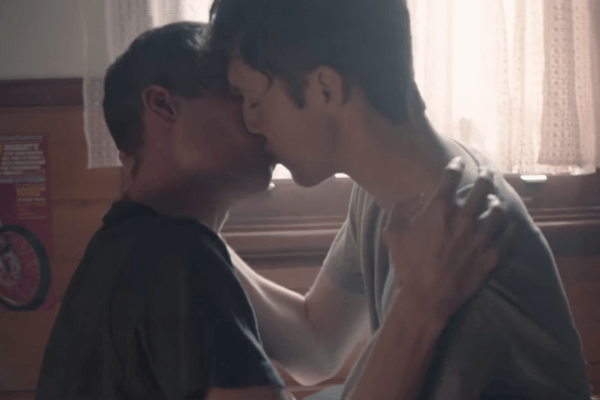 troye_sivan_gay_kiss_fools_video