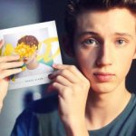 troye_sivan_wild_cd_in_mano - Thumbnail
