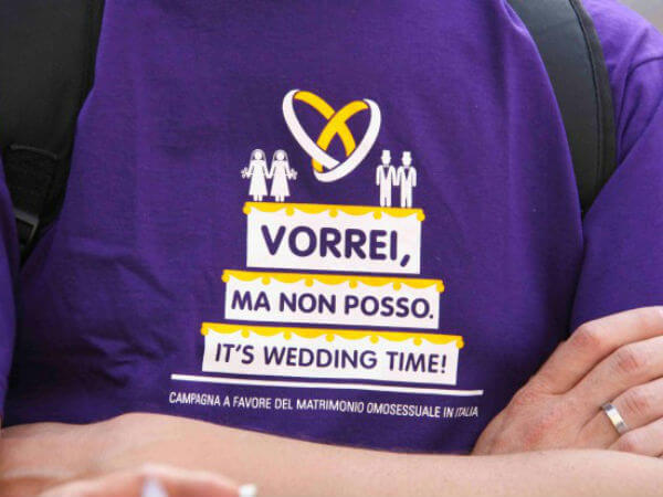 Domande sulle unioni civili? Rispondono gli avvocati di Gaylex.it / 2 - unioni gay tshirt base 5 - Gay.it