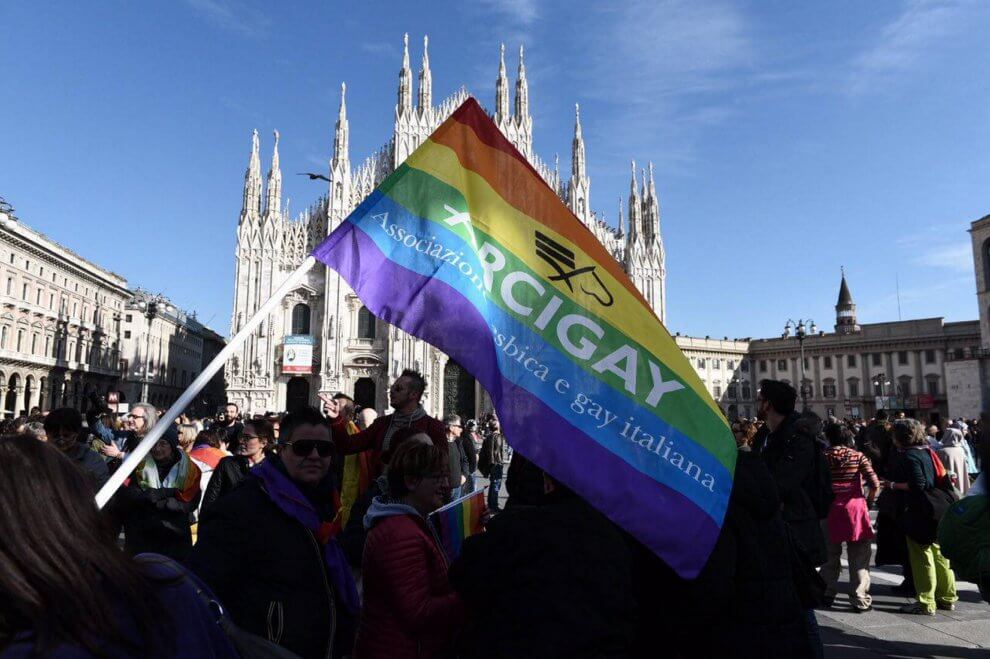 Piazza Duomo a Milano strapiena per #temposcaduto