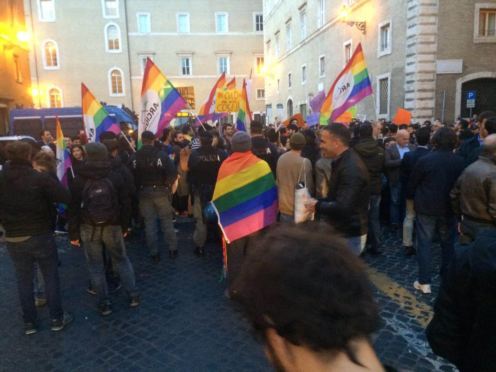 NO accordo PD-NCD su Unioni Civili, manifestazione davanti al Senato