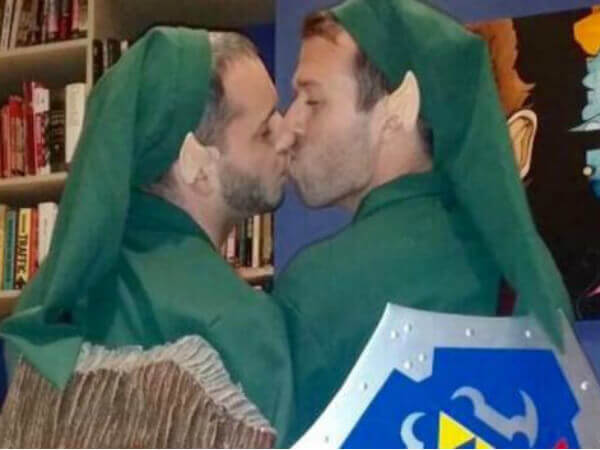 Coppia di gamers gay e la loro particolare proposta di matrimonio - coppia gay zelda fans 1 - Gay.it