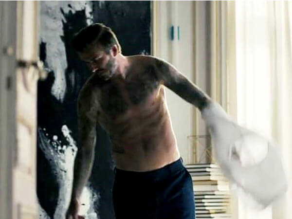 Tutti a nudo nel nuovo spot di H&M con David Beckham - davidbeckham modernessentials video - Gay.it