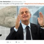 Formigoni e gli insulti omofobi (da chi fa l'isterica in aeroporto) - Thumbnail