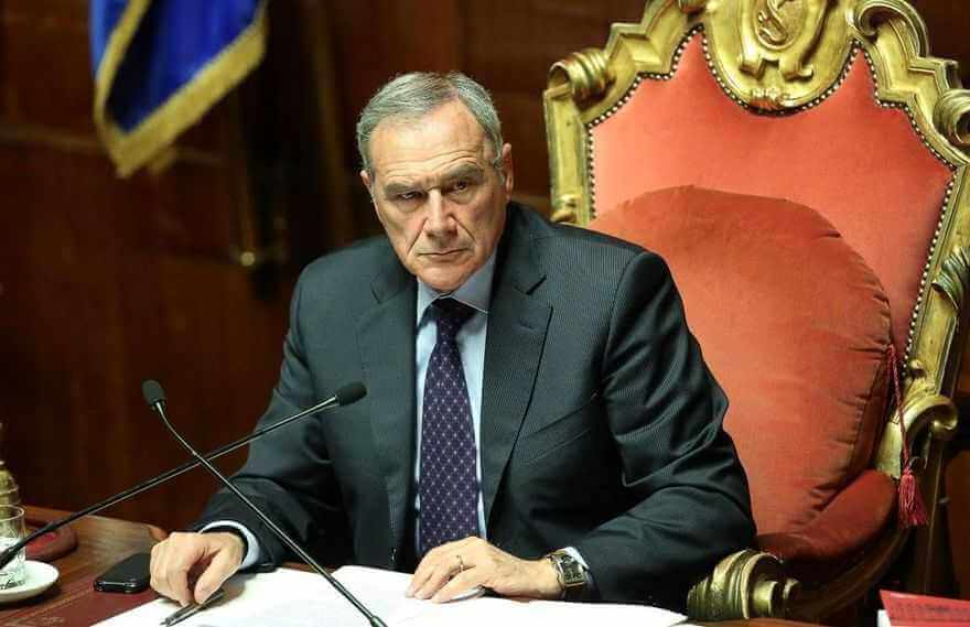 Giovanardi a Grasso: “Lei è un servo sciocco”. “Le sue offese una medaglia”