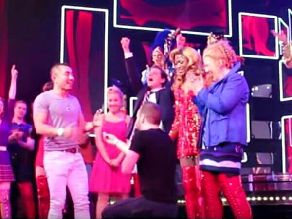 Proposta di matrimonio gay a “Kinky Boots”, Broadway