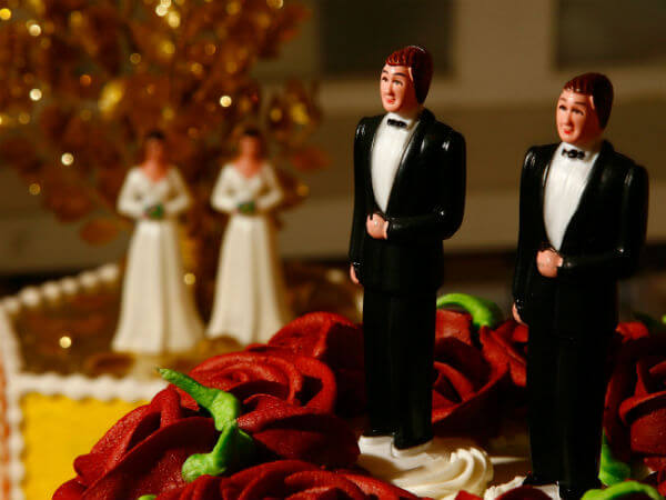 Unioni civili "compromesso accettabile": quasi 3000 i voti - torta matrimonio gay 3 - Gay.it