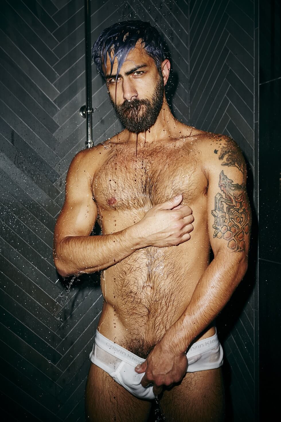adam_ranzi_pornostar_doccia_nudo