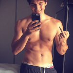 andrea_preti_fisico_sexy_isola_dei_famosi - Thumbnail