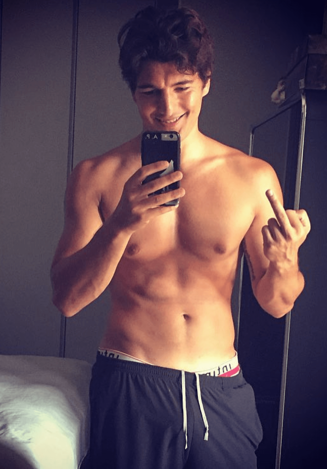 andrea_preti_fisico_sexy_isola_dei_famosi