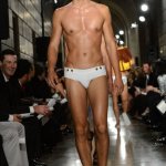 andrea_preti_fisico_sexy_isola_dei_famosi - Thumbnail