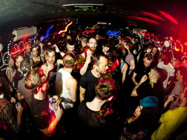 Scheda: Cosa sono le "chems" - chemsex party base 1 - Gay.it