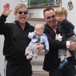 elton_john_David_furnish_figli - Thumbnail