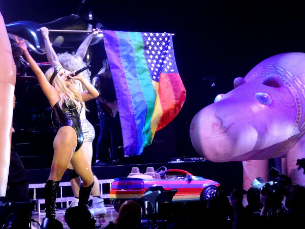 kesha_lgbt_equality_7-1