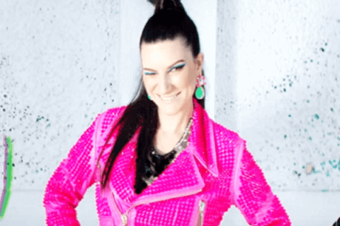 Laura Pausini: svolta latin dance per il nuovo singolo "Innamorata" - laura pausini innamorata 2 1 - Gay.it