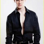 lucas_till_macgyver - Thumbnail