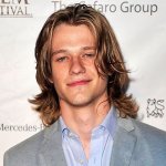 lucas_till_macgyver - Thumbnail
