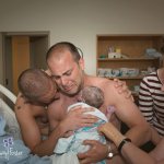 Foto di un papà gay canadese usata da Fratelli d'Italia - Thumbnail