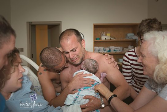 Foto di un papà gay canadese usata da Fratelli d'Italia