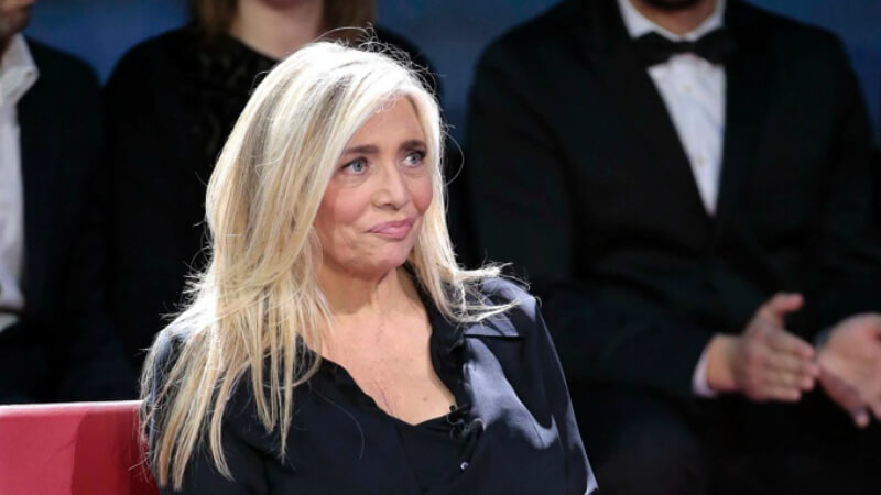 Auguri Mara Venier: I 70 anni di una delle conduttrici più gay friendly della tv, ora anche stilista - MARA VENIER 1 - Gay.it