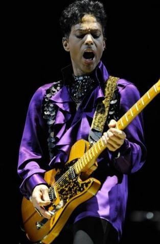 PRINCE_cantante_look