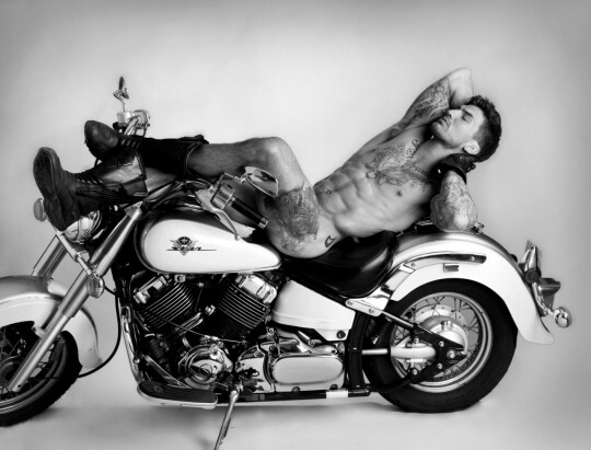 adam_von_rothfelder_nudo_fisico_sexy