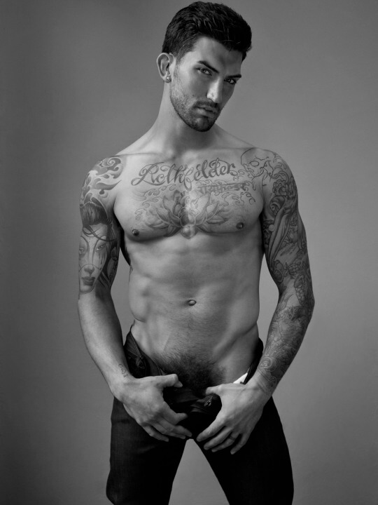 adam_von_rothfelder_nudo_fisico_sexy