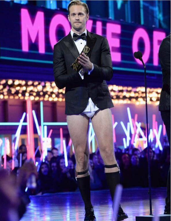alexander_skarsgard_mtv_movie_awards_2016_in_mutande