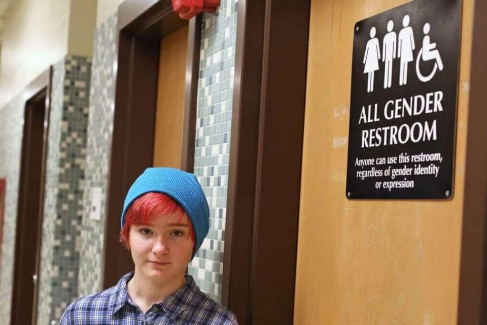 North Carolina: parziale retromarcia sulla Bathroom Law - bath room law north carolina e1460534827141 - Gay.it