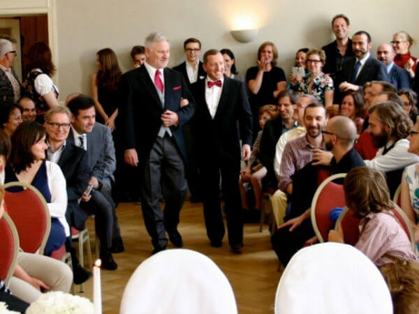 Un’Asl concede il congedo matrimoniale a uno psicologo gay