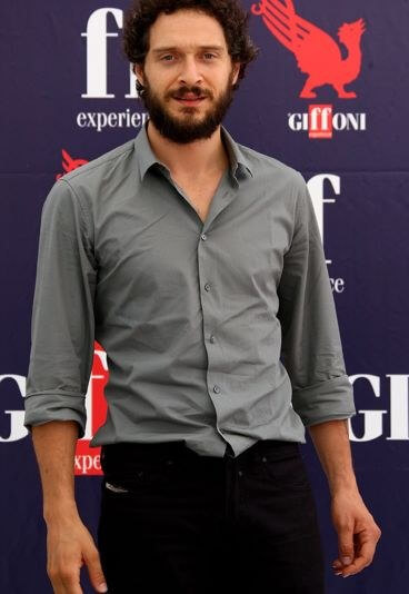 Claudio Santamaria fa coming out?