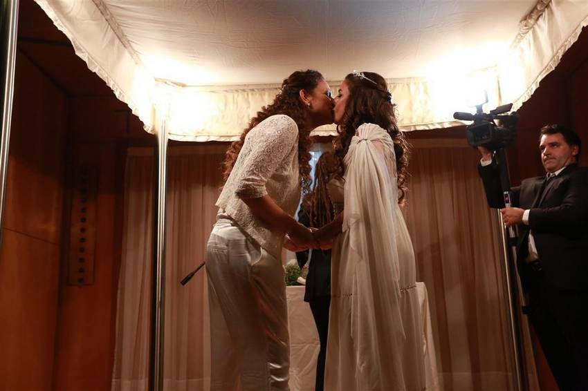Prime nozze religiose in Argentina per una coppia di donne